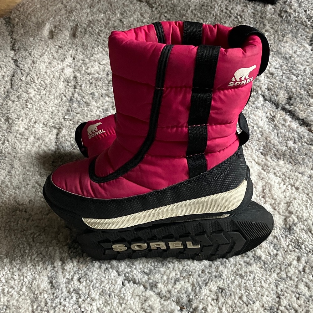 Sorel Kids “Whitney” lil puffy mid Pink and Black Winter Boots